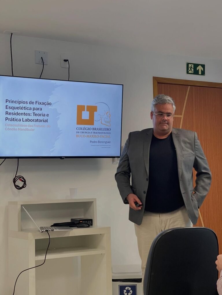 Instagram post from dr.pedro.berenguer. This post is in position 3.